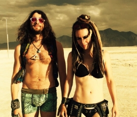 Liv Boeree, Esfandiari y O’Dwyer, incondicionales del Burning Man