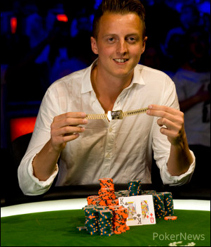 Victoria de Matt Perrins en el Evento #57 de las WSOP® 2013.