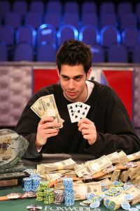 Nick Schulman con 21 ganó la final de la Gira Mundial de Póquer
