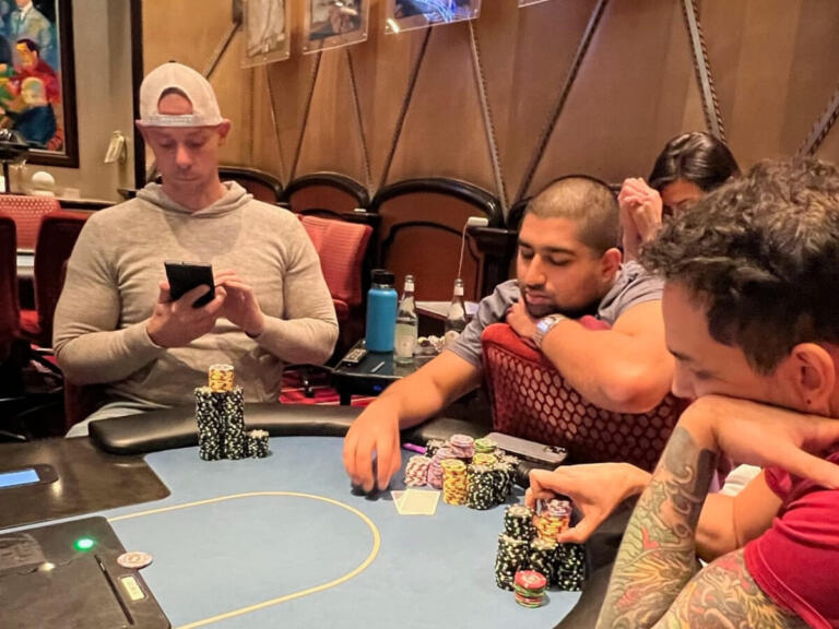El pique entre Matt Berkey y Nik Airball se traslada a High Stakes Poker