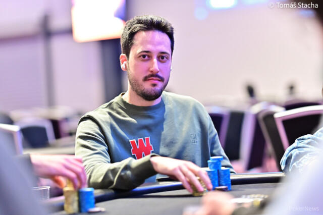 Adrián Mateos (Foto: PokerNews)